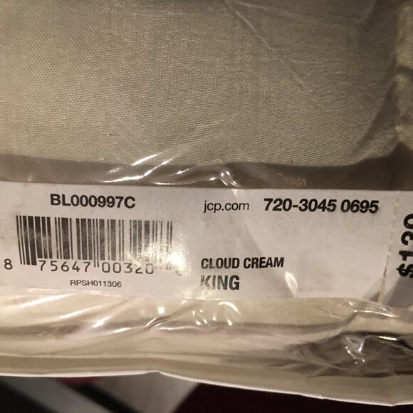 Regal Fleece Off White Down Alternative King Size Blanket  - So Warm  NEW - Picture 1 of 5